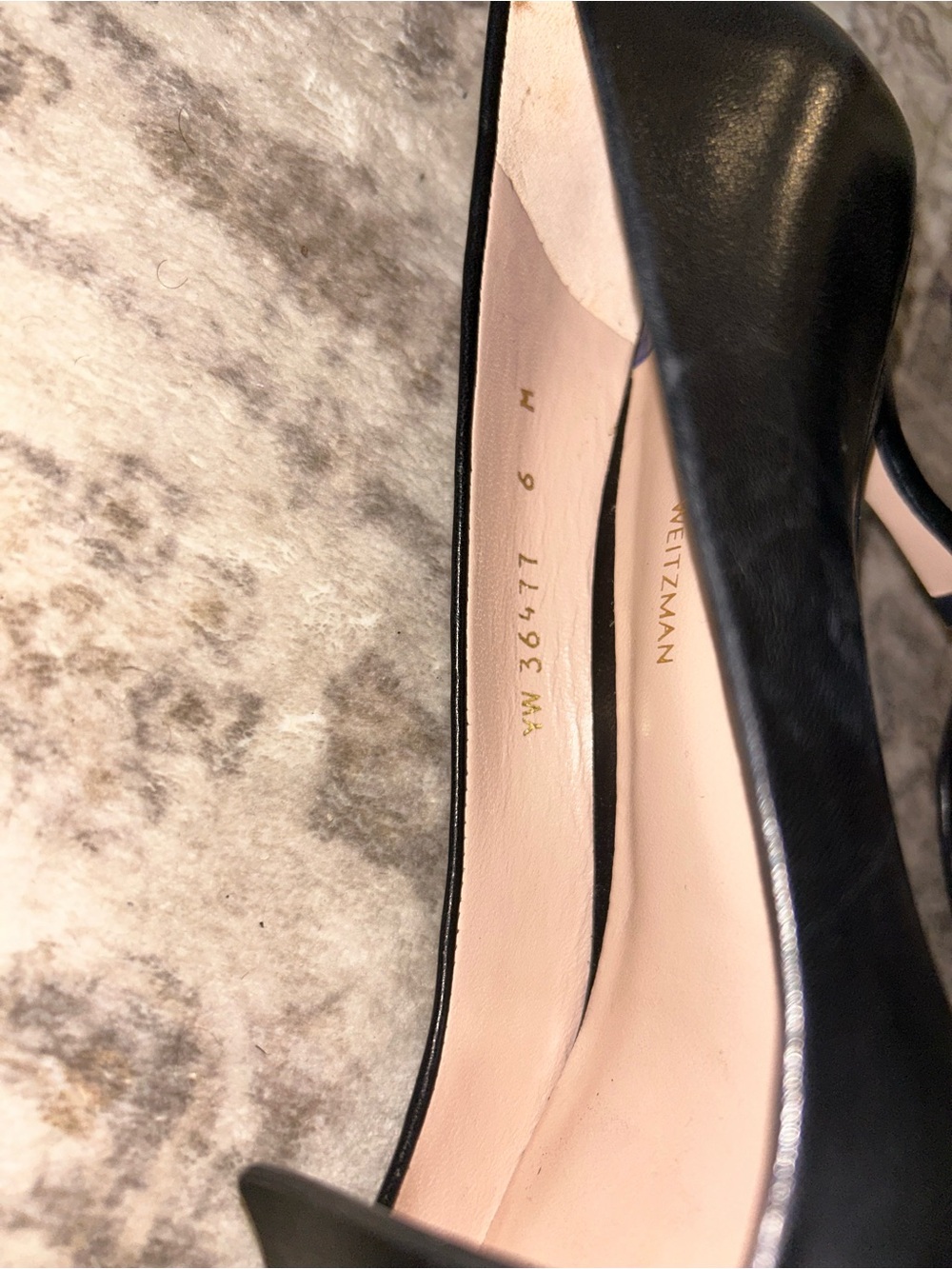 Beautiful Stuart Weitzman Black and Tan Pointed Toe Leather Heels - Retail 450$ - Picture 11 of 11